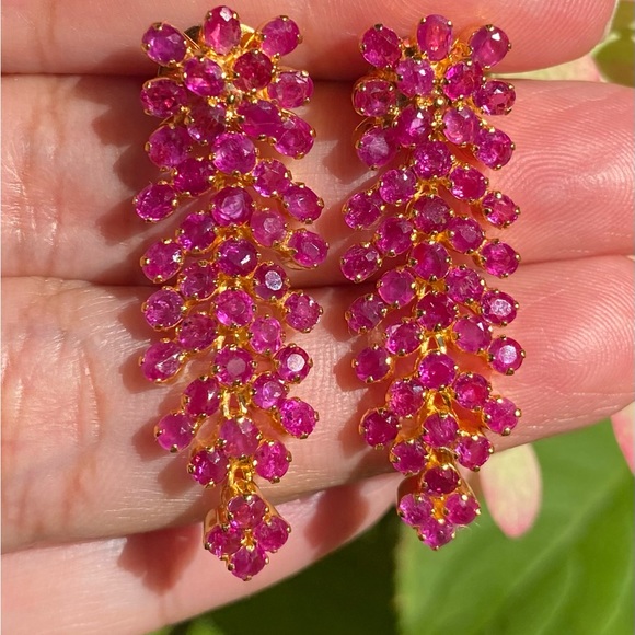 New Natural Burmese Ruby Dangle Earrings in 18K Solid Gold - Picture 4 of 8